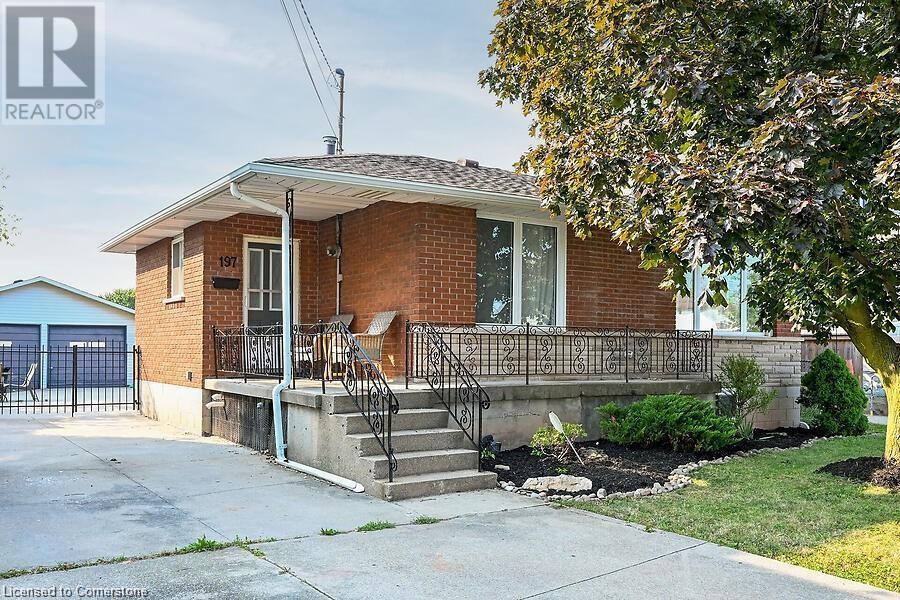 197 Green Rd in Hamilton, ON - Building Photo
