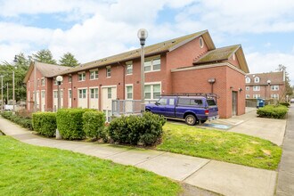 Phyllis Gutiérrez Kenney Place in Seattle, WA - Building Photo - Building Photo