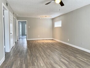 1801 Campbell Rd in Houston, TX - Building Photo - Building Photo