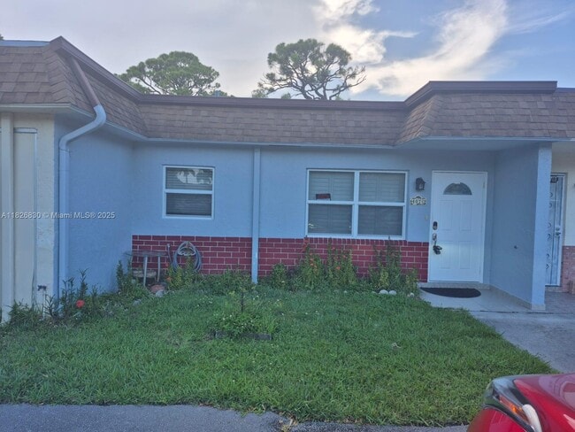 407 SW Natura Ave