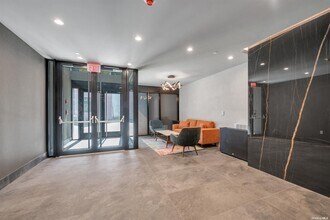 108 Middle Neck Rd-Unit -PH-D in Great Neck, NY - Building Photo - Building Photo