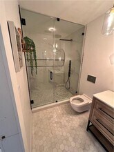 18764 NW 89th Ct in Hialeah, FL - Foto de edificio - Building Photo