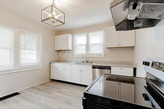 124 N Denny St in Indianapolis, IN - Foto de edificio - Building Photo