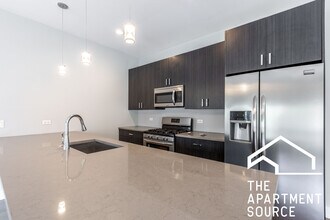 2348 N Lister Ave in Chicago, IL - Building Photo - Building Photo