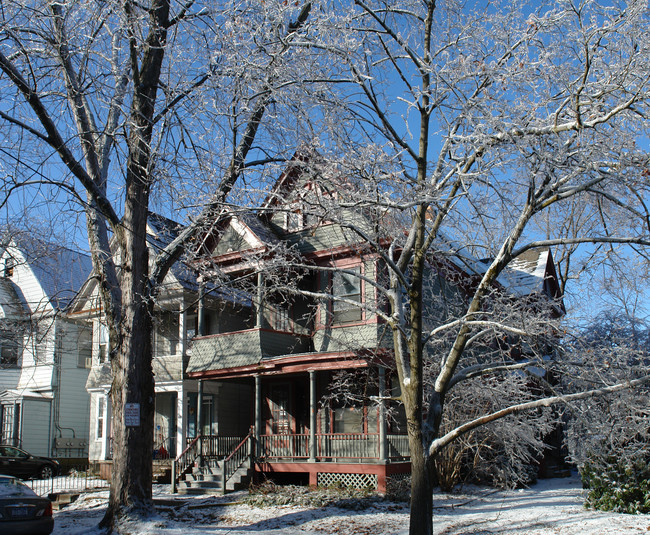 1063 University Pl in Schenectady, NY - Foto de edificio - Building Photo