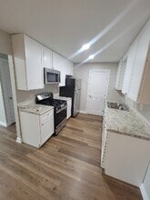 416 E Bailey Rd, Unit 101 in Naperville, IL - Building Photo - Building Photo