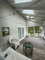 1437 SW 13th Pl in Troutdale, OR - Building Photo