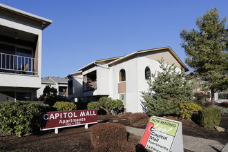 Capitol Mall in Salem, OR - Building Photo - Building Photo