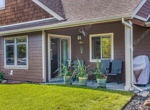 63411 Ledgestone Ct in Bend, OR - Building Photo - Building Photo