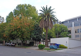 Dean Apartments in Sacramento, CA - Building Photo - Building Photo