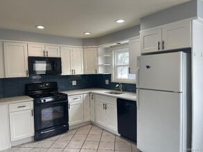 17 Roosevelt Pl in Island Park, NY - Building Photo - Building Photo