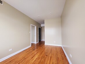 5646 W North Ave, Unit 3F in Chicago, IL - Building Photo - Building Photo