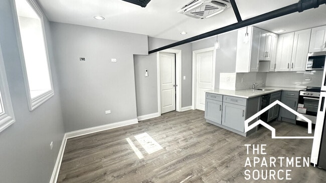 1224 W Rosemont Ave in Chicago, IL - Building Photo - Building Photo