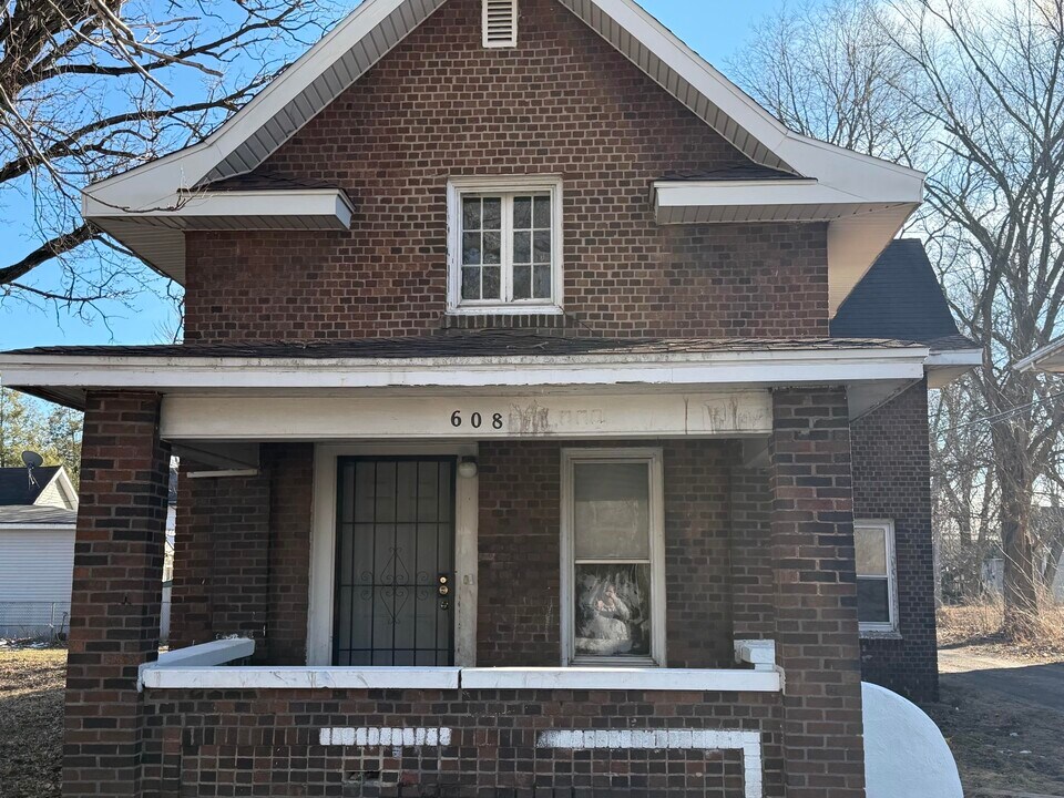 608 E Seminary St in Danville, IL - Building Photo