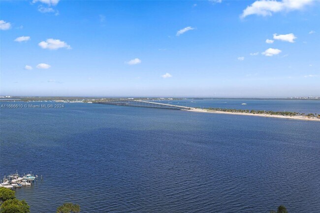 2101 Brickell Ave, Unit 1001 in Miami, FL - Building Photo - Building Photo