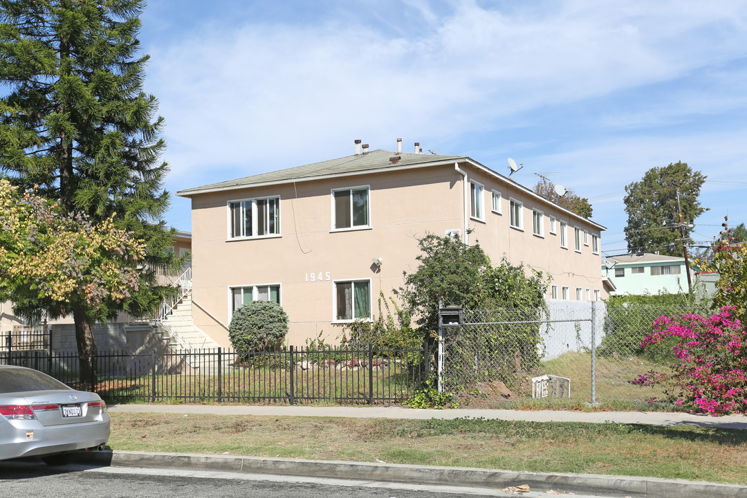 1945 17th St in Santa Monica, CA - Building Photo