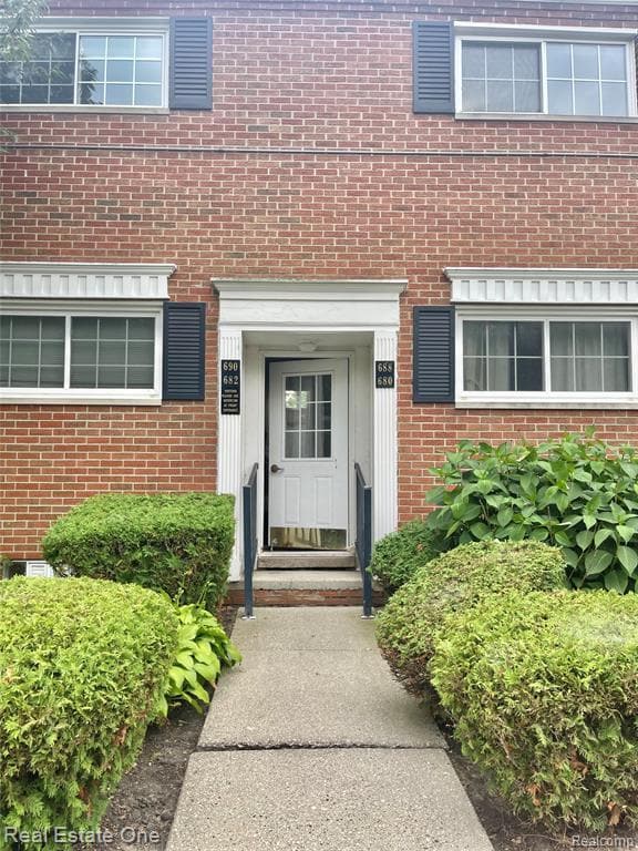 688 E Fox Hills Dr in Bloomfield Hills, MI - Building Photo - Building Photo