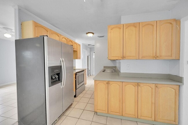 1645 W 31st St in West Palm Beach, FL - Building Photo - Building Photo