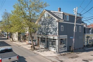 515 Thames St in Newport, RI - Building Photo