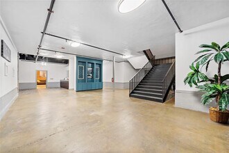 612 W Texas Ave in Baytown, TX - Building Photo - Building Photo