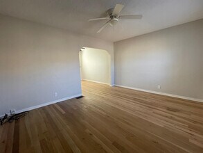 2405 N Kansas St in El Paso, TX - Foto de edificio - Building Photo