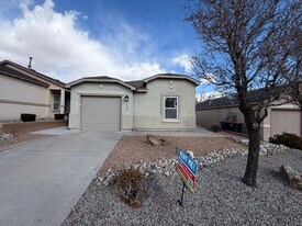 10609 Covert Ln SW in Albuquerque, NM - Building Photo