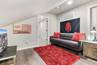 3225 N Kings Cross in Fayetteville, AR - Foto de edificio - Building Photo