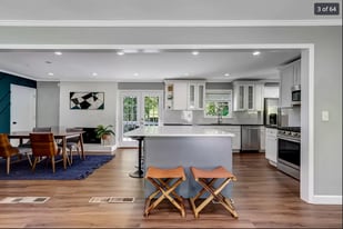 6858 Lockridge Dr NW in Doraville, GA - Building Photo