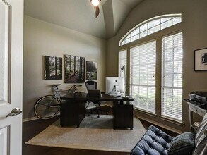 3621 Granbury Dr in Dallas, TX - Building Photo - Building Photo