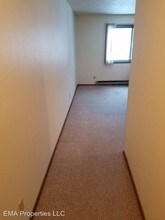 307 11th Ave NW in Aberdeen, SD - Building Photo - Building Photo