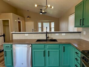 7283 Coral Ridge Dr in Colorado Springs, CO - Foto de edificio - Building Photo