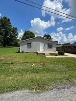 106 Dickerson Ln in Hopkinsville, KY - Building Photo