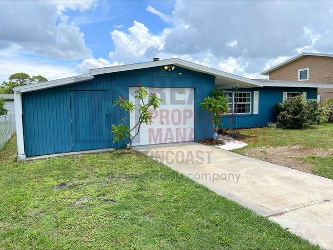 5715 Nutmeg Ave in Sarasota, FL - Building Photo - Building Photo