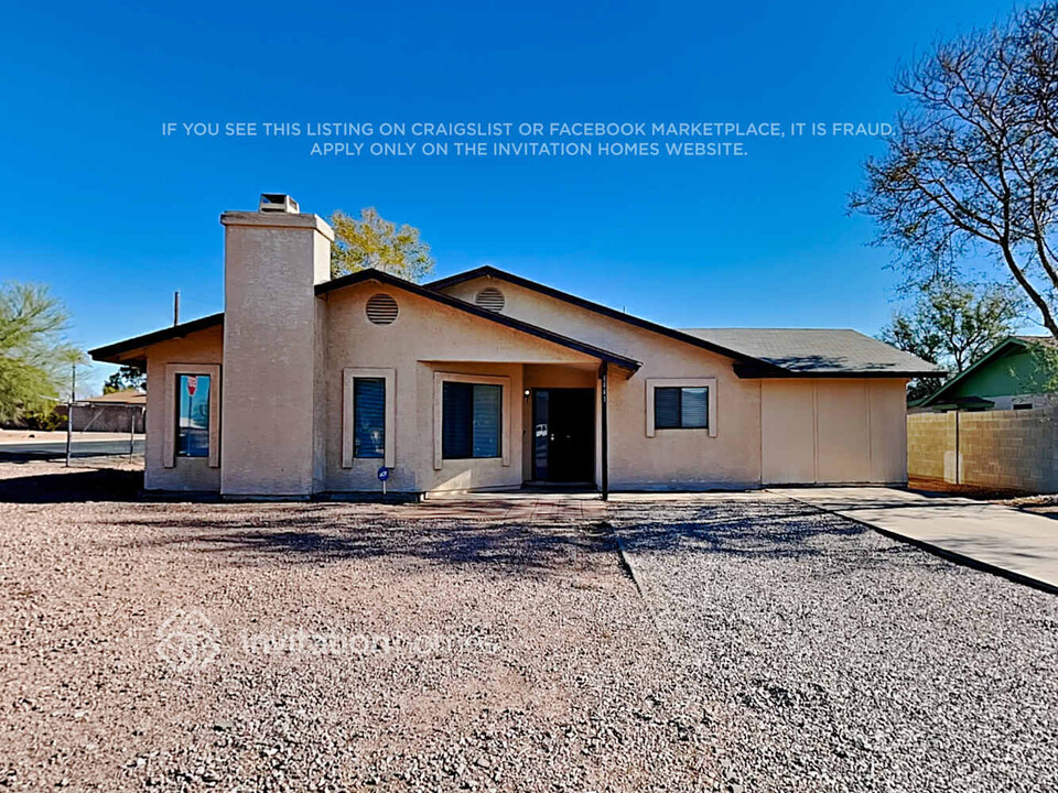 1441 S Padre Rd in Apache Junction, AZ - Foto de edificio