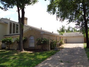 11815 Gardenglen Dr in Houston, TX - Foto de edificio - Building Photo