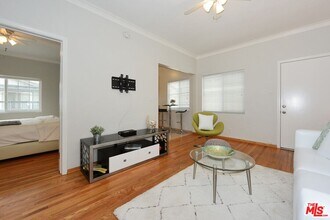 2326 Pacific Ave in Los Angeles, CA - Building Photo - Building Photo