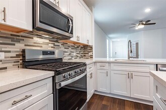 10214 Clearwick St in Houston, TX - Building Photo - Building Photo