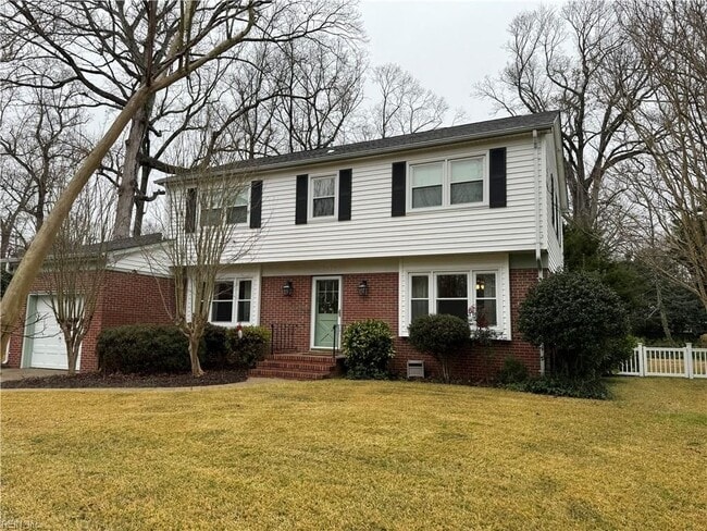 property at 3716 S Queensgrove Cir