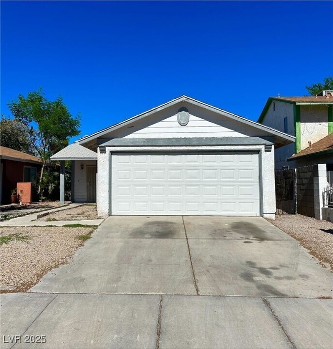 5436 Burkshire Dr in Las Vegas, NV - Building Photo