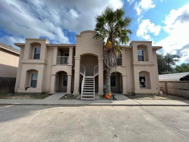 514 Norwich Loop in Laredo, TX - Building Photo