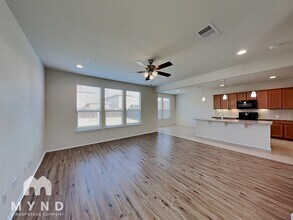 16006 Serene Fleming Trace in Austin, TX - Foto de edificio - Building Photo