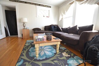 111 Kenrick St, Unit 1 in Boston, MA - Foto de edificio - Building Photo