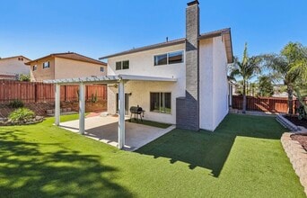 1110 Gaucho Pl in Escondido, CA - Foto de edificio - Building Photo
