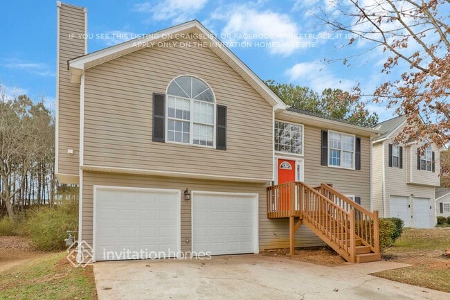2756 Rambling Way in Lithonia, GA - Building Photo - Building Photo