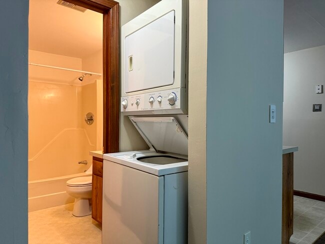 49 Parker Ave, Unit 14 in Dracut, MA - Building Photo - Building Photo