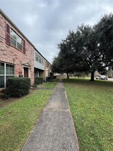 7925 Grove Ridge Dr in Houston, TX - Building Photo - Building Photo