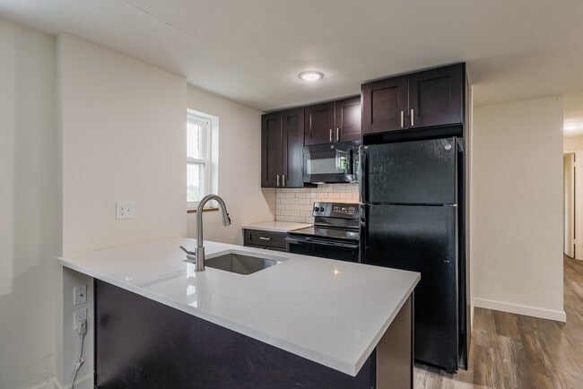 Hillside Apartments in Pittsburgh, PA - Foto de edificio - Interior Photo