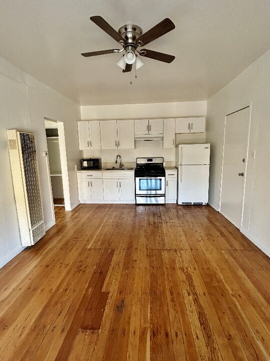 1781 Orchid Ave, Unit 201 in Los Angeles, CA - Building Photo