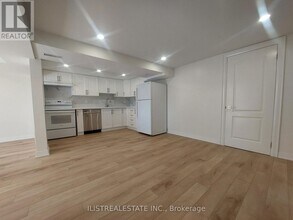 18 Tardree Pl in Toronto, ON - Building Photo - Building Photo