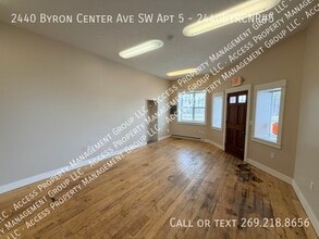 2440 Byron Center Ave SW in Wyoming, MI - Building Photo - Building Photo